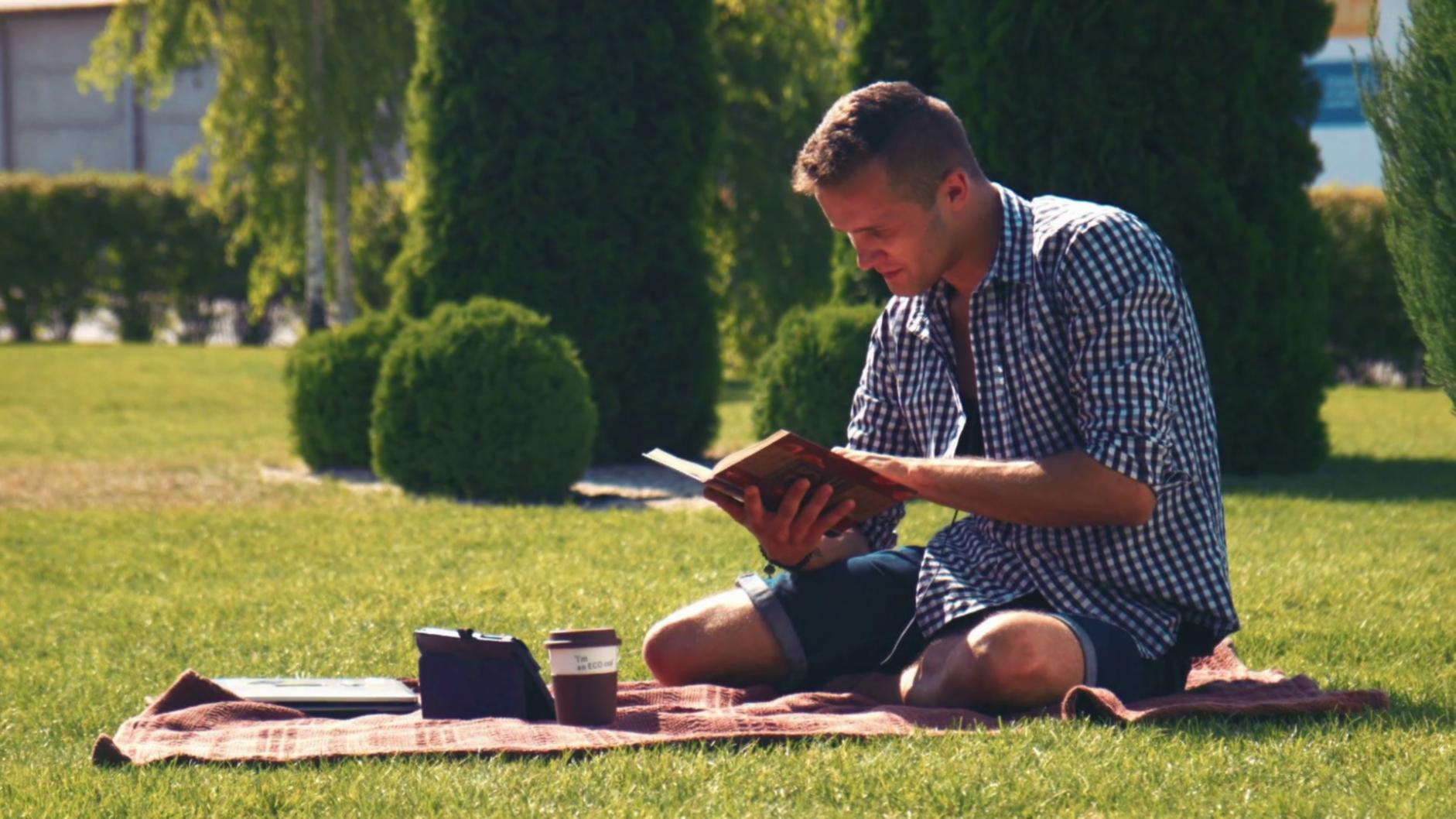 Teilnehmer bei einem Workshop zur persönlichen Entwicklung